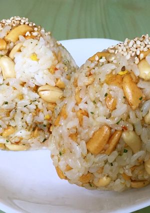 ☆柿の種 ココイチカレー おにぎり-レシピのメイン写真