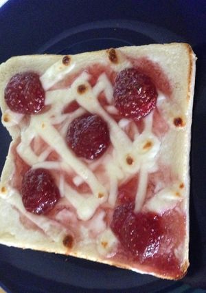 さけるチーズトースト-レシピのメイン写真