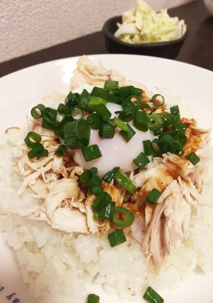 丸ごと鶏ご飯〜焼肉のタレで手抜きver〜-レシピのメイン写真