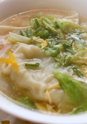 餃子があったら♪レタスと玉子のスープ餃子-レシピのメイン写真