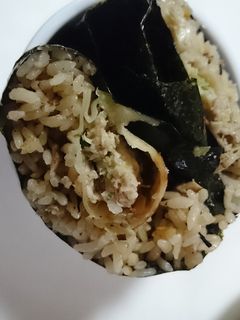 餃子と筑前煮リメイクでおにぎらず-レシピのメイン写真
