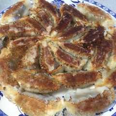 รูปของ 王将の生餃子でパリパリバターチーズ餃子