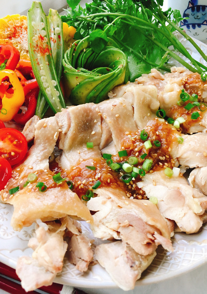 蒸し暑い日にあっさり！蒸し鶏の梅肉ソース-レシピのメイン写真