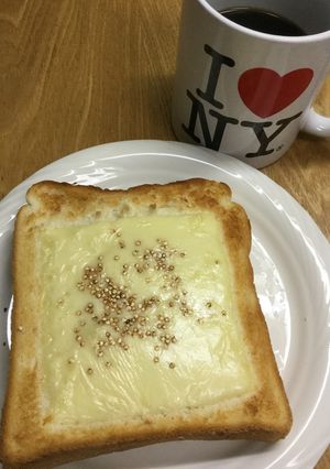 キヌアのチーズトースト-レシピのメイン写真