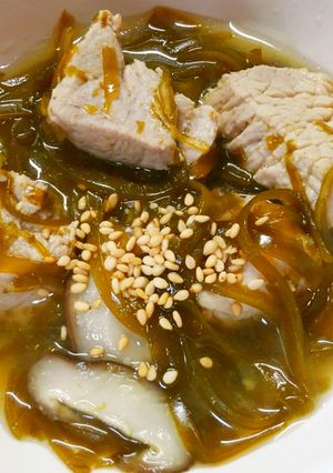 簡単♪副菜＊ﾟ豚肉と切り昆布の白だし煮-レシピのメイン写真