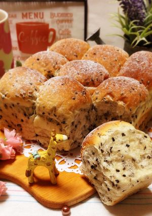 ゴマたっぷり♡捏ねないちぎりパン♪-レシピのメイン写真