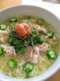 冷やし塩ラーメン☆胡瓜おろしと冷しゃぶ-レシピのメイン写真