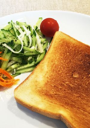 朝食に簡単！きゅうりとチーズのサラダ-レシピのメイン写真