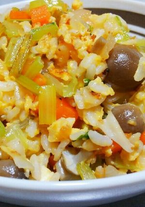一人暮らしの味方！野菜たっぷりチャーハン-レシピのメイン写真