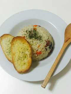 材料入れるだけ!炊飯器で簡単絶品ピラフ-レシピのメイン写真