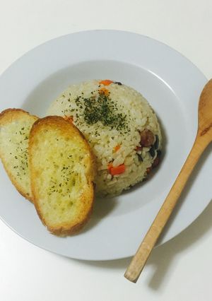 材料入れるだけ！炊飯器で簡単絶品ピラフ-レシピのメイン写真