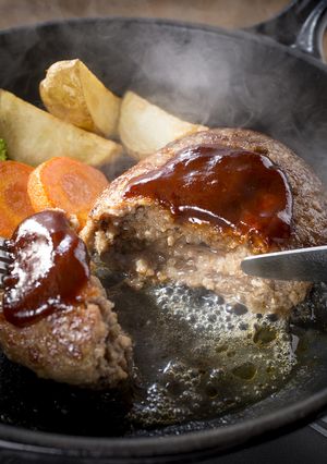 肉汁たっぷりハンバーグ-レシピのメイン写真