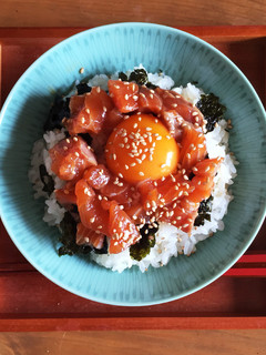 ちょっと贅沢な卵かけご飯〜サーモンの漬け-レシピのメイン写真