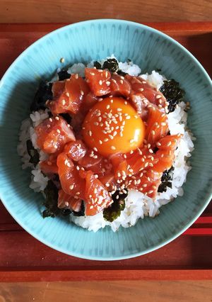 ちょっと贅沢な卵かけご飯〜サーモンの漬け-レシピのメイン写真