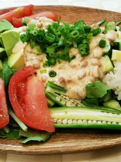 簡単♡味噌マヨ♡納豆サラダ丼♡ダイエット-レシピのメイン写真