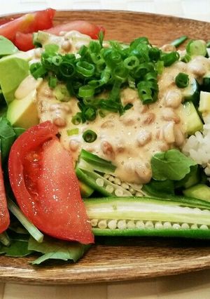 簡単♡味噌マヨ♡納豆サラダ丼♡ダイエット-レシピのメイン写真