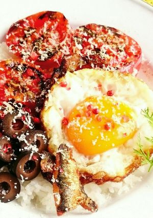 伊なトマ目玉焼き丼-レシピのメイン写真