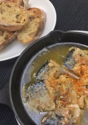 鯖缶でアヒージョ-レシピのメイン写真