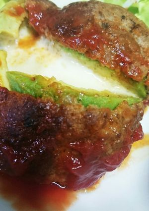 アボカドのチーズインハンバーグ-レシピのメイン写真