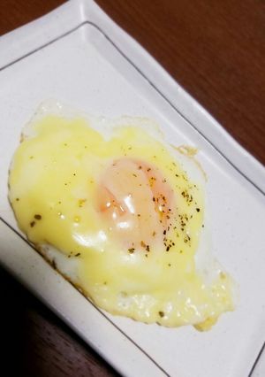 目玉焼きonチーズ♡-レシピのメイン写真