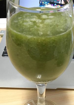 サラダ菜とグレープフルーツのスムージー-レシピのメイン写真