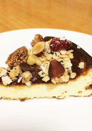 水切りヨーグルトでケーキ！+グラノーラ！-レシピのメイン写真