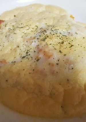 ホワイトソースのふわふわオムライス-レシピのメイン写真