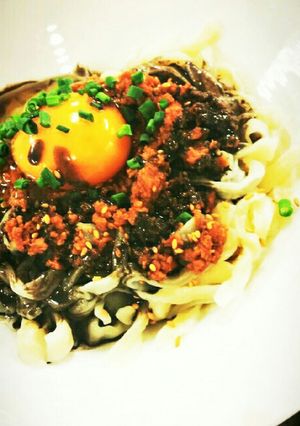 黒ごま汁なし担々麺(担々うどん)-レシピのメイン写真