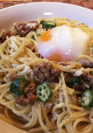納豆・オクラのねばねば☆チーズ温玉パスタ-レシピのメイン写真
