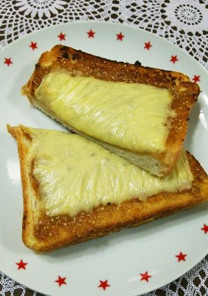 胡麻味噌蜂蜜☆チーズトースト♪-レシピのメイン写真