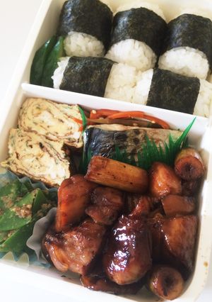 毎日男弁当⁂鶏モモ照り焼きと俵結び弁当-レシピのメイン写真