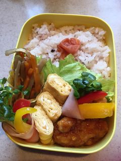 ハムでパプリカとかいわれ大根巻-レシピのメイン写真