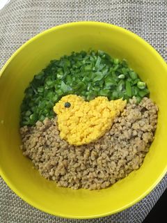 かわいい❤︎そぼろ丼❤︎クッキー型で♪-レシピのメイン写真