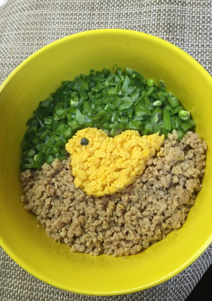 かわいい❤︎そぼろ丼❤︎クッキー型で♪-レシピのメイン写真