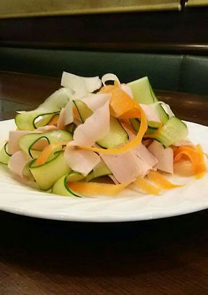 魚肉ソーセージと野菜のリボンサラダ-レシピのメイン写真