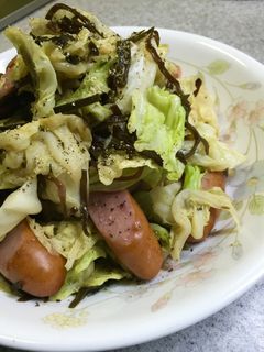 キャベツとウインナーの塩こんぶ炒め-レシピのメイン写真