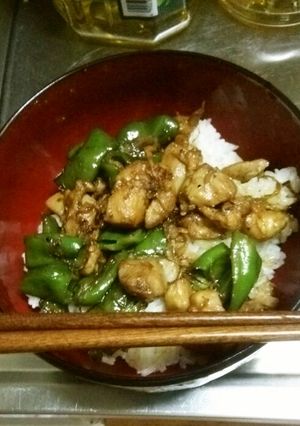 【簡単】シシトウと鶏の塩焼鳥風丼-レシピのメイン写真