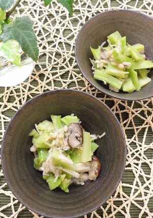 ブロッコリーの茎とキノコの和え物-レシピのメイン写真
