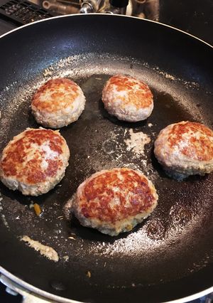 離乳食後期♡野菜たっぷりポークハンバーグ-レシピのメイン写真
