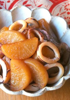 イカも柔らか♪イカと大根の煮物-レシピのメイン写真