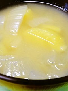 *じゃがいもと玉ねぎのみそ汁*-レシピのメイン写真