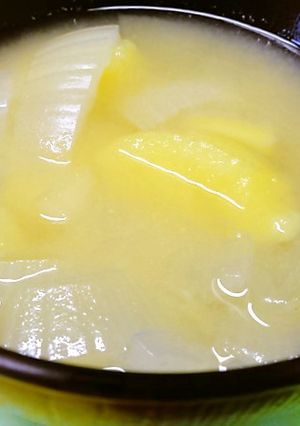 ＊じゃがいもと玉ねぎのみそ汁＊-レシピのメイン写真