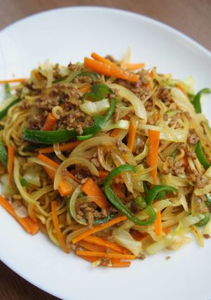 合挽きミンチと野菜のカレー焼きラーメン-レシピのメイン写真