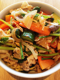 ぼっち飯でも栄養満点!夏野菜の塩焼きそば-レシピのメイン写真