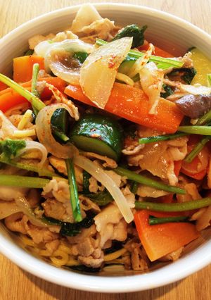 ぼっち飯でも栄養満点！夏野菜の塩焼きそば-レシピのメイン写真