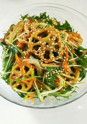 シャキ旨♪蓮根と水菜のデリ風ごま酢サラダ-レシピのメイン写真
