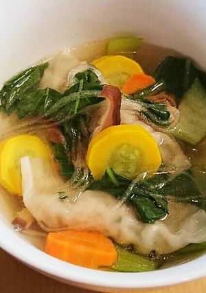 生餃子と野菜たっぷり春雨スープ-レシピのメイン写真