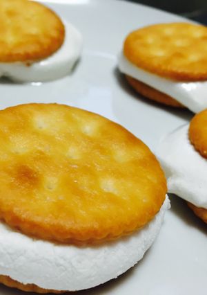 マシュマロinリッツ-レシピのメイン写真