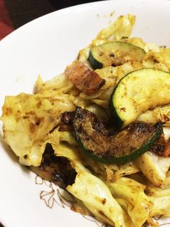 夏★ズッキーニとキャベツのカレーマヨ炒め-レシピのメイン写真