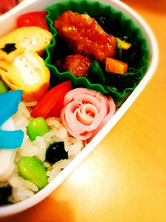 お弁当の飾りに★カマボコで可愛い薔薇-レシピのメイン写真